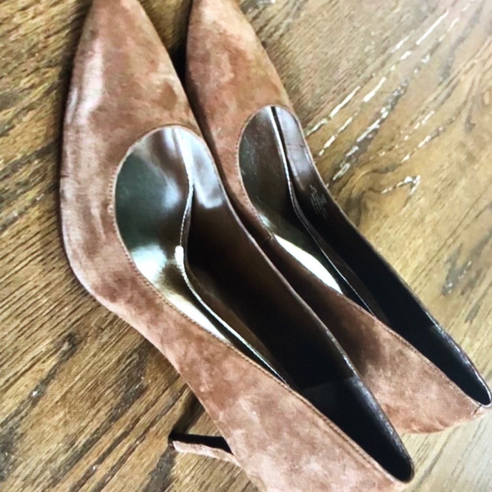 NWOT Lauren Ralph Lauren resave suede pointed toe pumps women’s